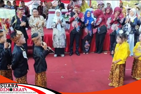 Festival Tan Pangantanan: Siswa TK dan SD Bikin Gemas Warga&nbsp;Sumenep