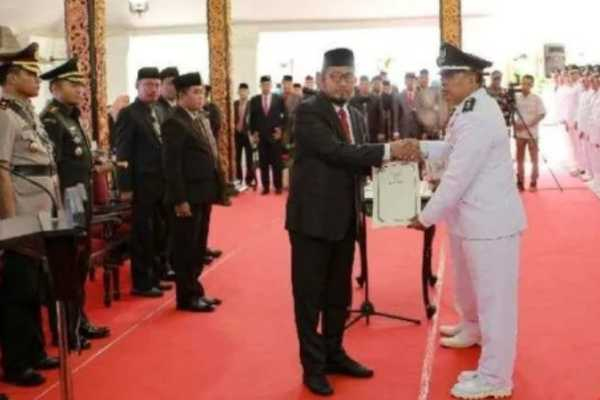 300 Kepala Desa di Sumenep Terima SK Perpanjangan Masa&nbsp;Jabatan