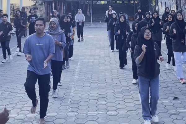 Mahasiswa KKN Desa Dempo Timur Gelar Senam Bersama dan Kunjungan&nbsp;Proker