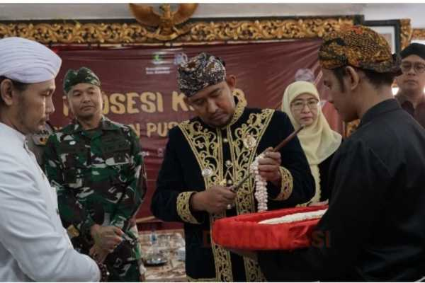 Kirab Pusaka: Masyarakat Bersama Pemerintah Lestarikan Budaya&nbsp;Sumenep