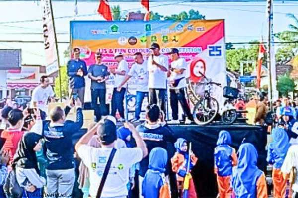 Bupati Achmad Fauzi Bersama Ribuan Siswa dan Warga Lenteng Meriahkan&nbsp;JJS