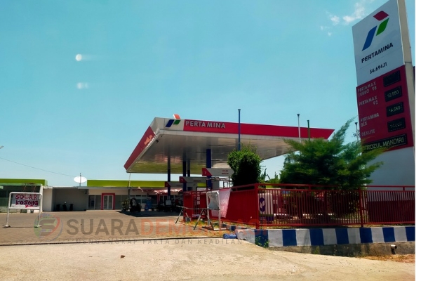 Dampak Lemahnya Hukum: SPBU Kalianget Terus Jual Solar Bersubsidi ke&nbsp;Jerigen